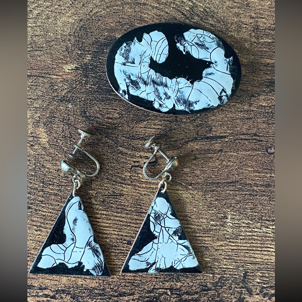 Vintage abstract clip on earrings and brooch set